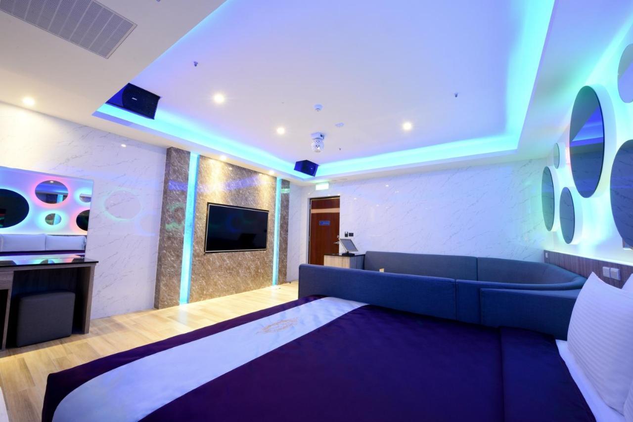 W3 Motel Luzhu Εξωτερικό φωτογραφία